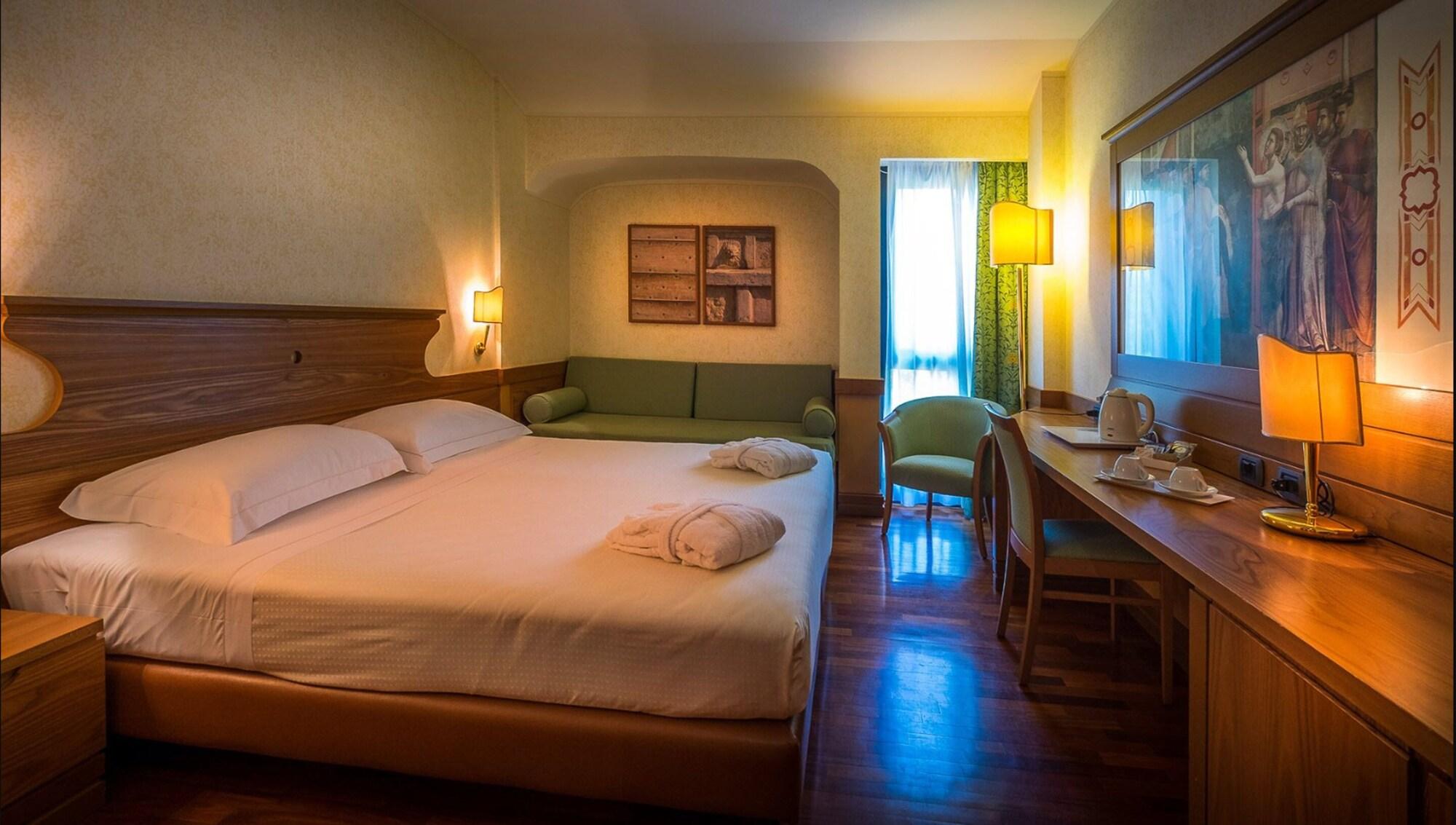 Bv Grand Hotel Асизи Екстериор снимка